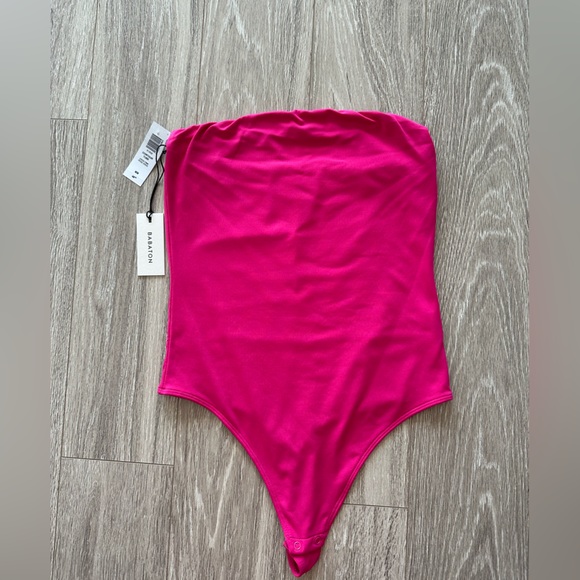 Aritzia Babaton Tube Bodysuit Eros Pink - Picture 1 of 4